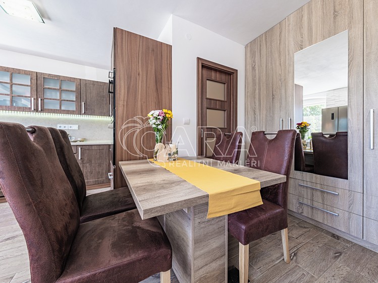 Prodej rodinného domu 186 m², pozemek 845 m² - foto 7