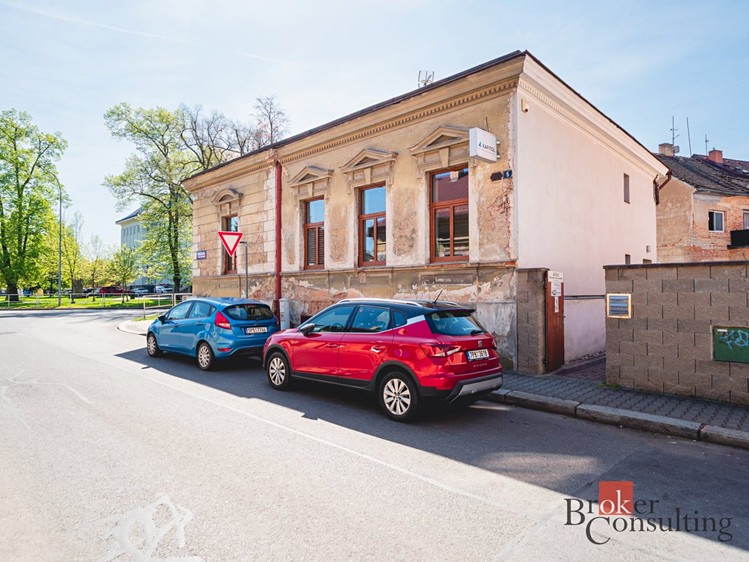 Prodej rodinného domu 340 m², pozemek 479 m² - foto 3