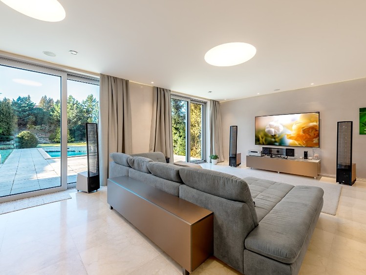 Prodej  vily 323 m², pozemek 1 077 m² - foto 3