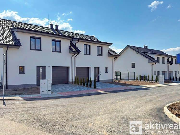Prodej rodinného domu 127 m², pozemek 377 m² - foto 1