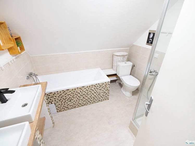 Prodej rodinného domu 349 m², pozemek 2 497 m² - foto 8