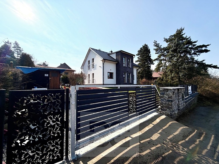 Prodej rodinného domu 160 m², pozemek 554 m² - foto 4