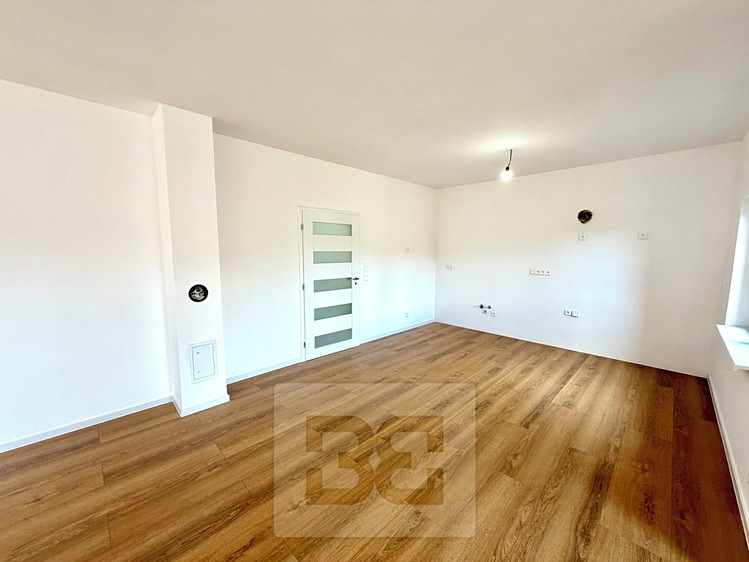 Prodej rodinného domu 160 m², pozemek 554 m² - foto 8