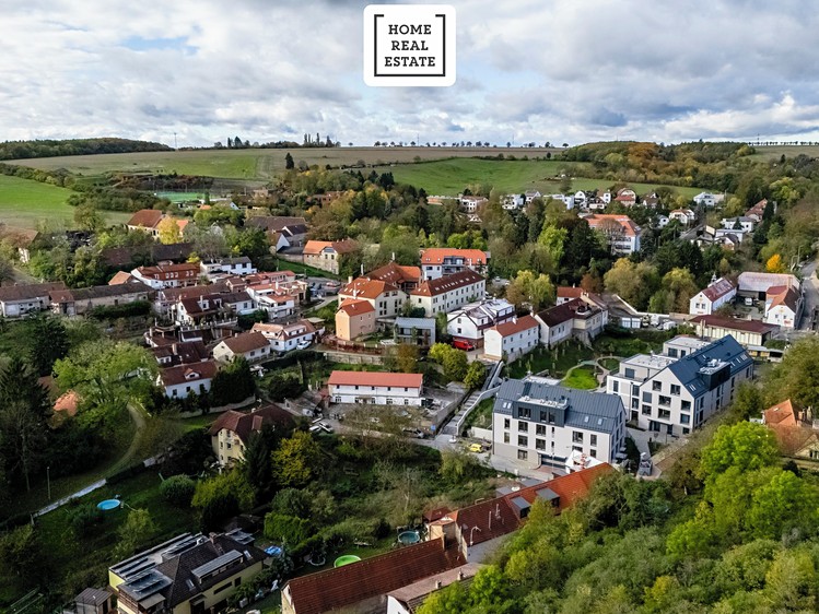 Prodej rodinného domu 420 m², pozemek 434 m² - foto 2