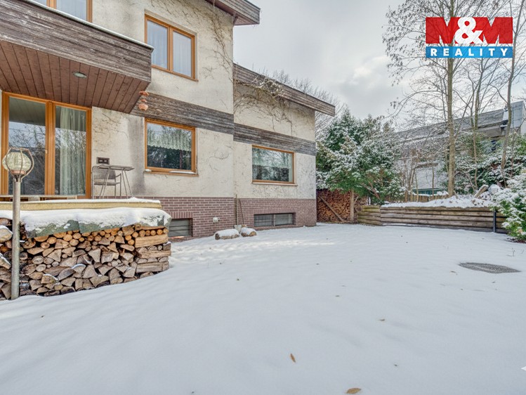 Prodej  rodinného domu 324 m², pozemek 674 m² - foto 8