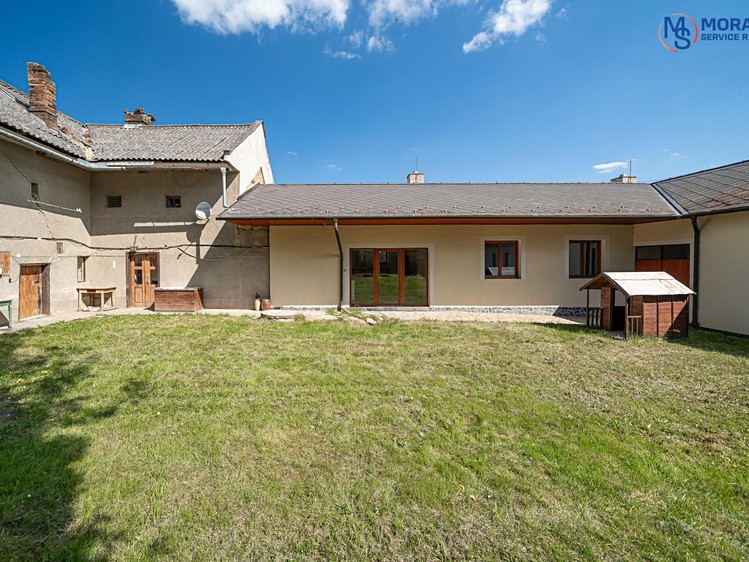 Prodej rodinného domu 480 m², pozemek 4 415 m² - foto 1