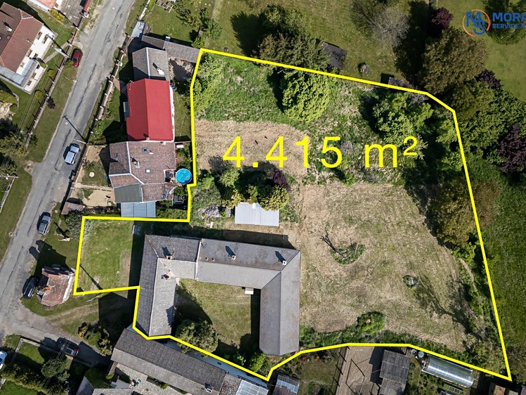 Prodej rodinného domu 480 m², pozemek 4 415 m² - foto 2