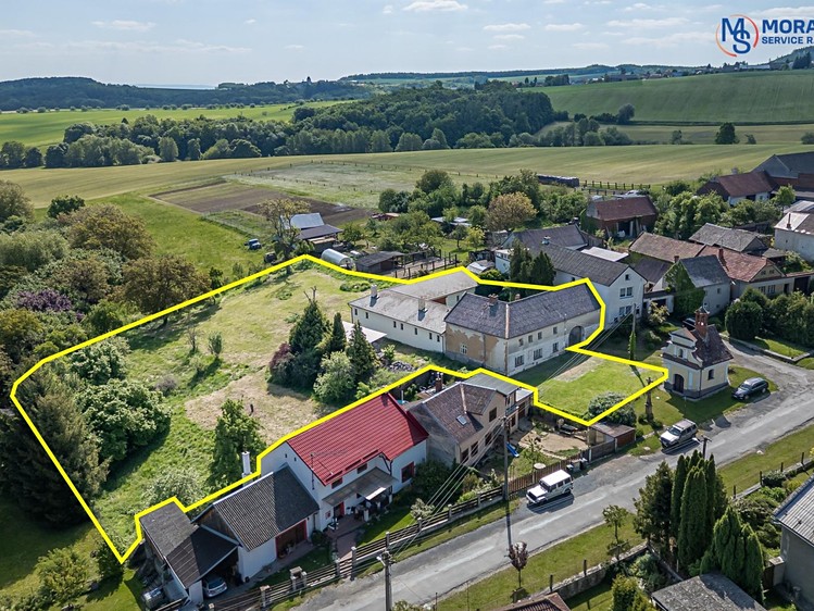 Prodej rodinného domu 480 m², pozemek 4 415 m² - foto 3