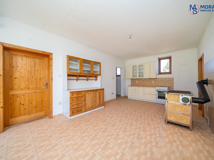 Prodej rodinného domu 480 m², pozemek 4 415 m² - foto 7