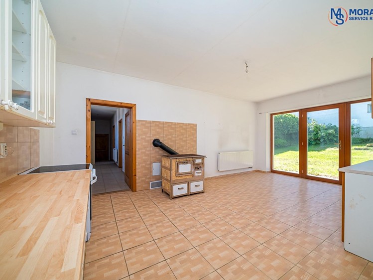 Prodej rodinného domu 480 m², pozemek 4 415 m² - foto 8