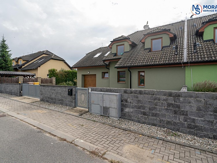 Prodej rodinného domu 176 m², pozemek 552 m² - foto 3