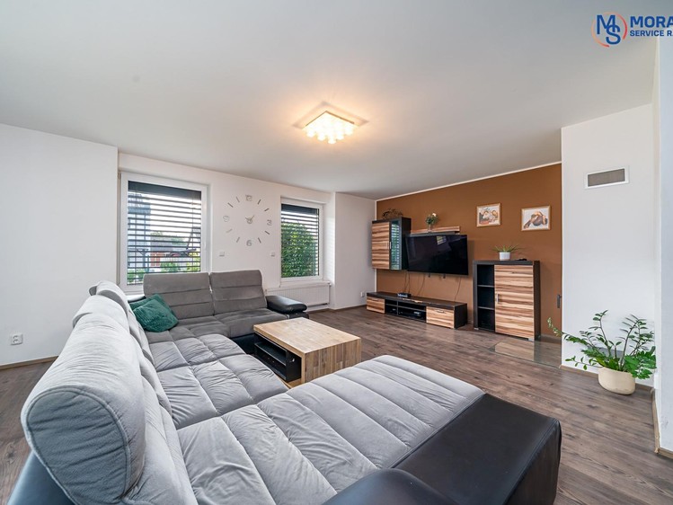 Prodej rodinného domu 176 m², pozemek 552 m² - foto 7