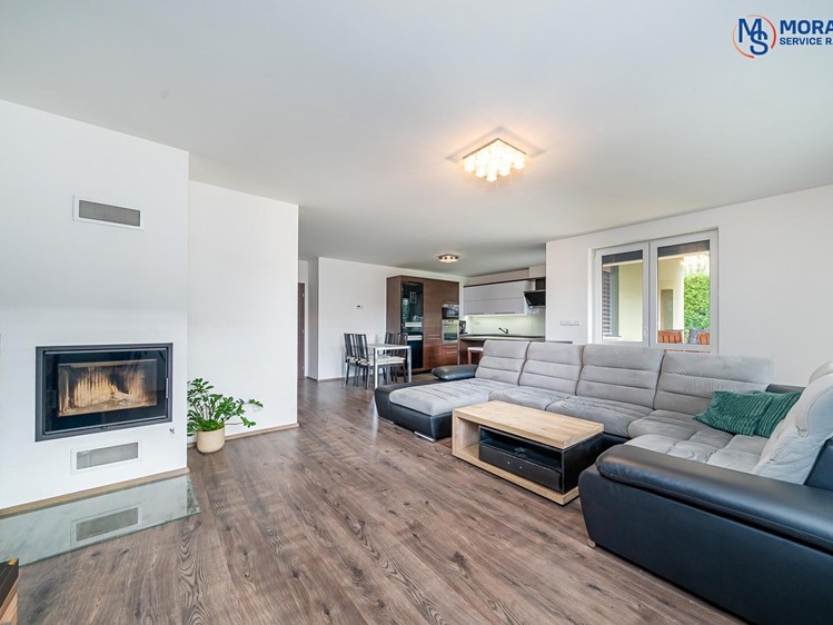 Prodej rodinného domu 176 m², pozemek 552 m² - foto 8