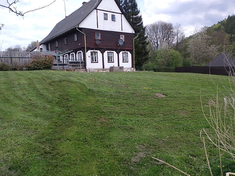 Prodej rodinného domu 280 m², pozemek 7 511 m² - foto 2