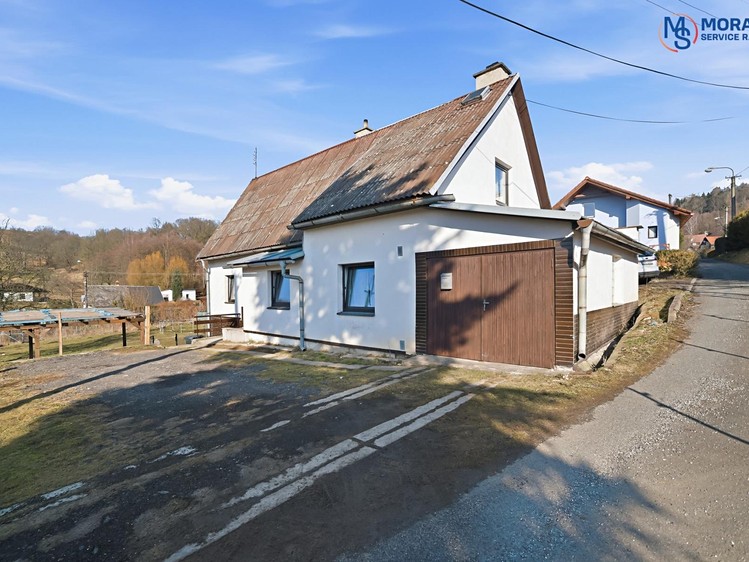 Prodej rodinného domu 135 m², pozemek 1 058 m² - foto 3