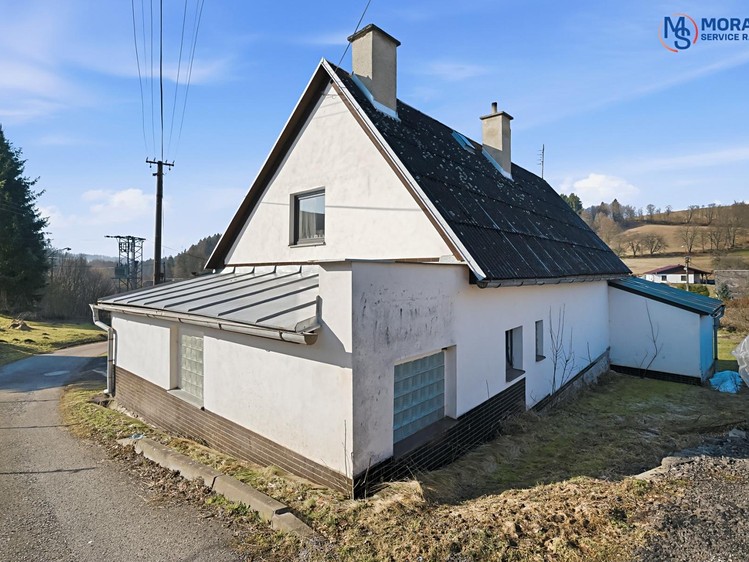 Prodej rodinného domu 135 m², pozemek 1 058 m² - foto 4