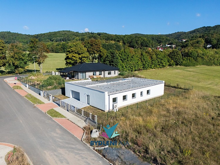 Prodej rodinného domu 206 m², pozemek 887 m² - foto 3