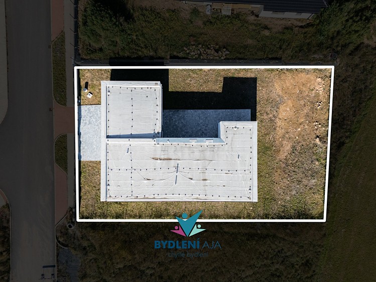 Prodej rodinného domu 206 m², pozemek 887 m² - foto 7