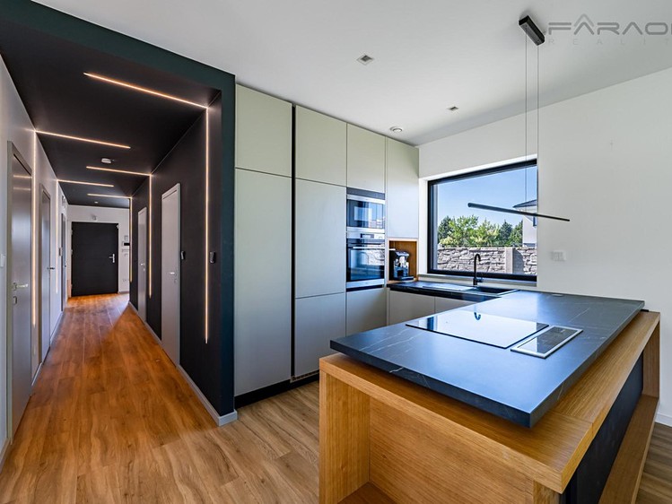Prodej rodinného domu 132 m², pozemek 1 027 m² - foto 6