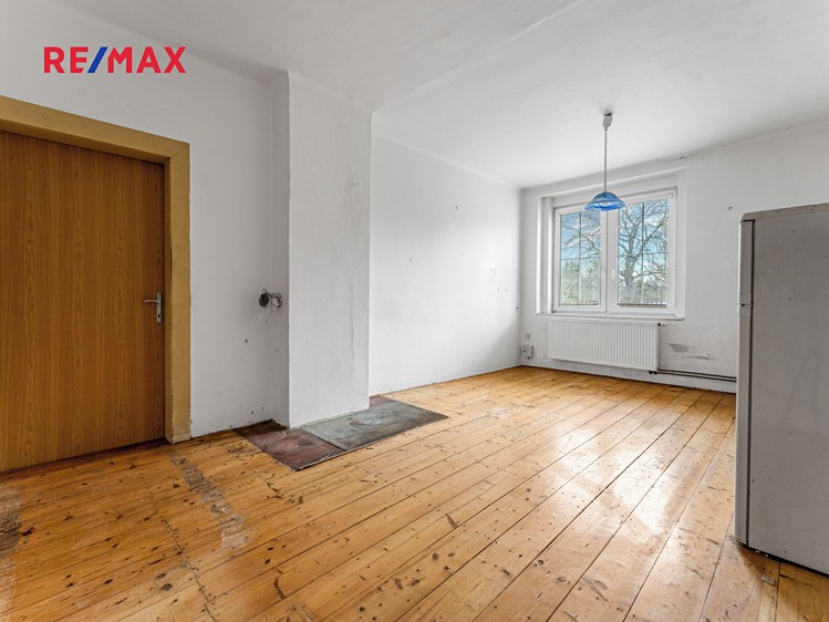 Prodej rodinného domu 132 m², pozemek 915 m² - foto 5