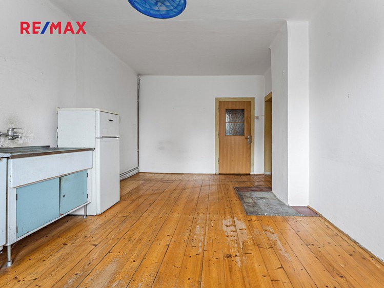 Prodej rodinného domu 132 m², pozemek 915 m² - foto 6