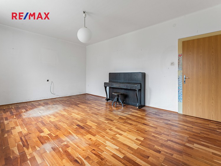 Prodej rodinného domu 132 m², pozemek 915 m² - foto 7