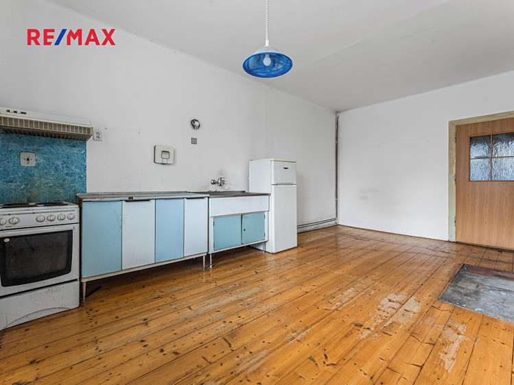 Prodej rodinného domu 132 m², pozemek 915 m² - foto 8