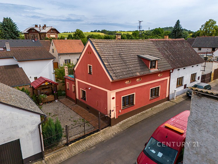 Prodej rodinného domu 90 m², pozemek 179 m² - foto 1
