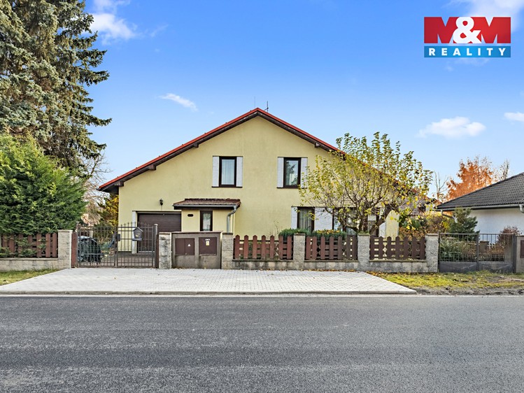 Prodej rodinného domu 184 m², pozemek 495 m² - foto 2