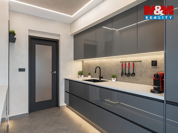 Prodej rodinného domu 184 m², pozemek 495 m² - foto 8