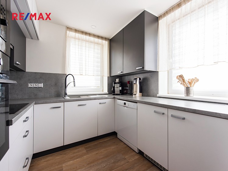 Prodej  rodinného domu 209 m², pozemek 1 446 m² - foto 5