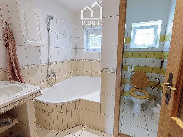 Prodej rodinného domu 200 m², pozemek 1 882 m² - foto 6