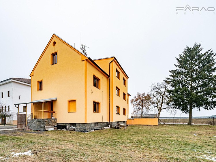 Prodej rodinného domu 550 m², pozemek 1 261 m² - foto 8