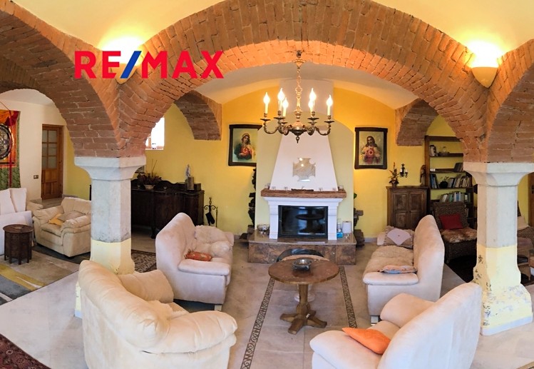 Prodej rodinného domu 300 m², pozemek 6 754 m² - foto 2