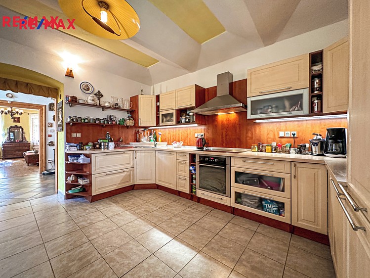 Prodej rodinného domu 300 m², pozemek 6 754 m² - foto 8