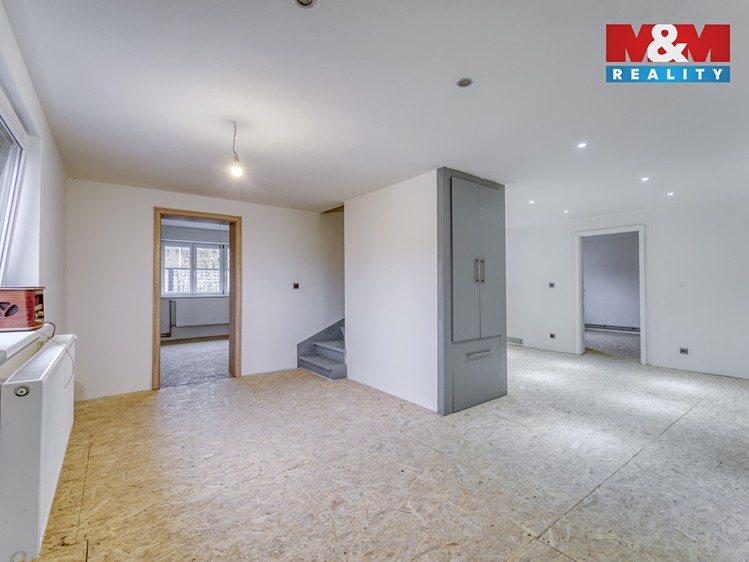 Prodej rodinného domu 156 m², pozemek 555 m² - foto 2