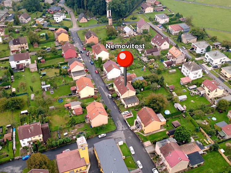 Prodej rodinného domu 196 m², pozemek 621 m² - foto 2