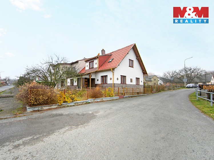 Prodej rodinného domu 153 m², pozemek 334 m² - foto 2