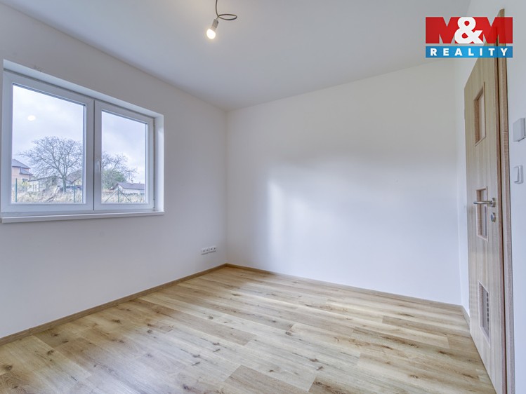 Prodej rodinného domu 84 m², pozemek 1 011 m² - foto 8