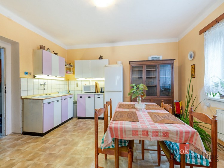 Pronájem rodinného domu 150 m², pozemek 949 m² - foto 4