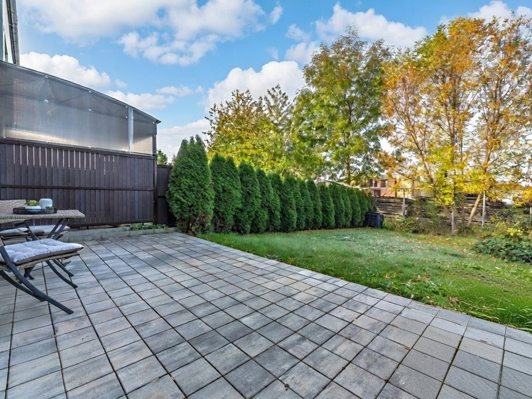 Pronájem rodinného domu 180 m², pozemek 203 m² - foto 1