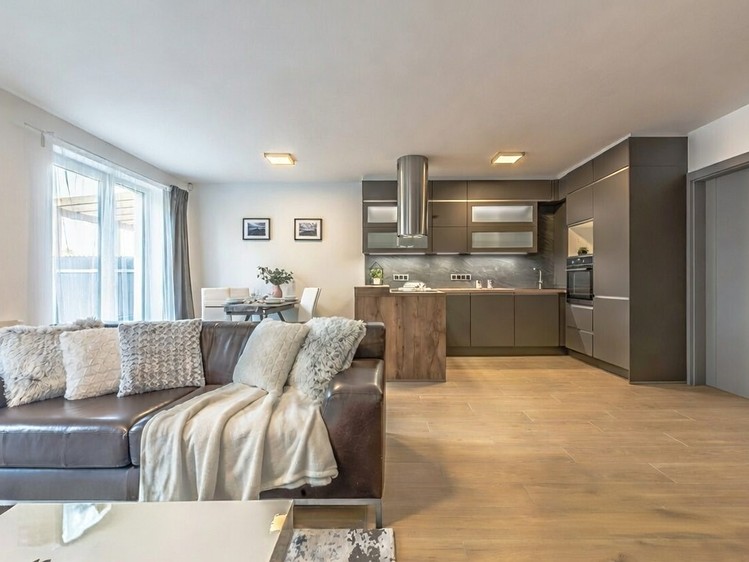 Pronájem rodinného domu 180 m², pozemek 203 m² - foto 4