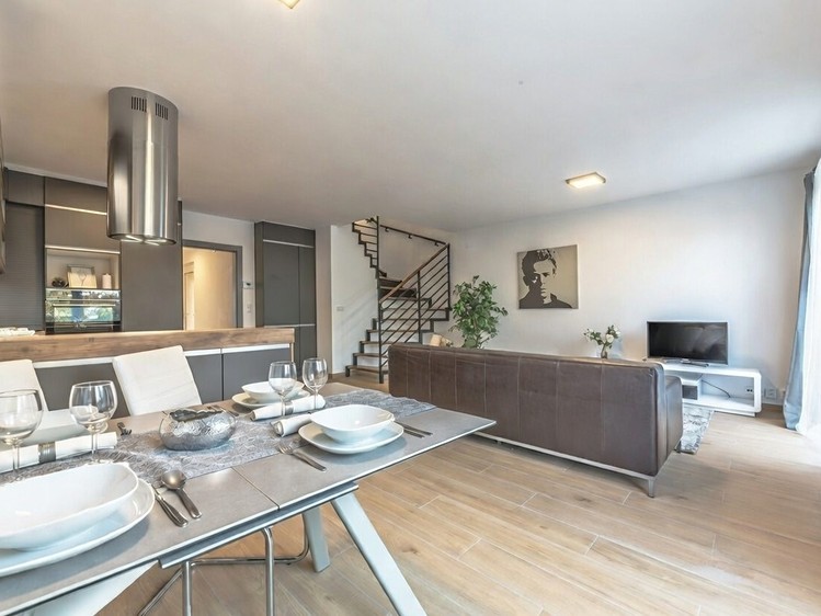 Pronájem rodinného domu 180 m², pozemek 203 m² - foto 5