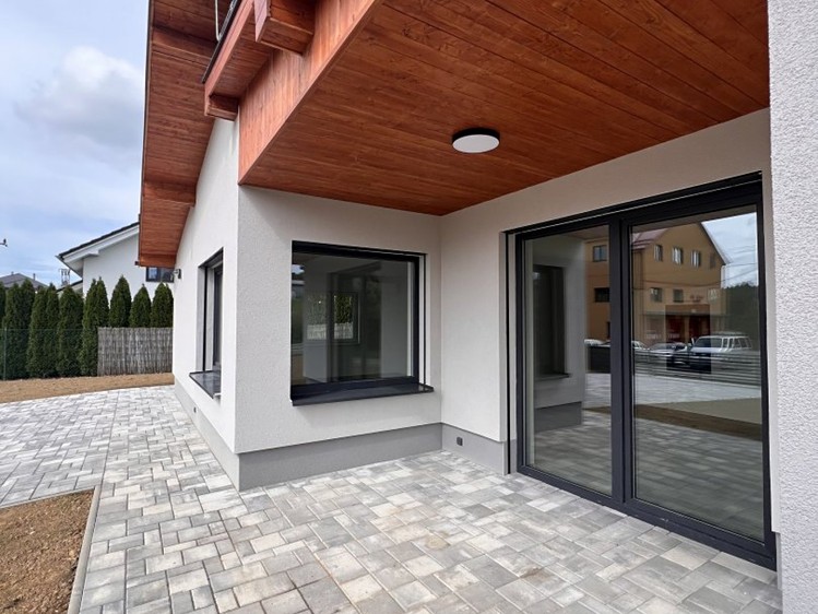 Pronájem rodinného domu 130 m², pozemek 669 m² - foto 3