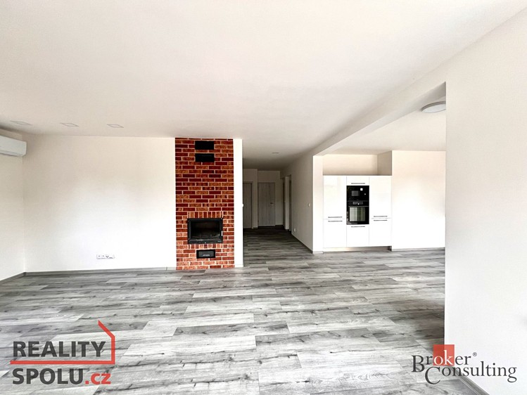 Pronájem rodinného domu 130 m², pozemek 669 m² - foto 4