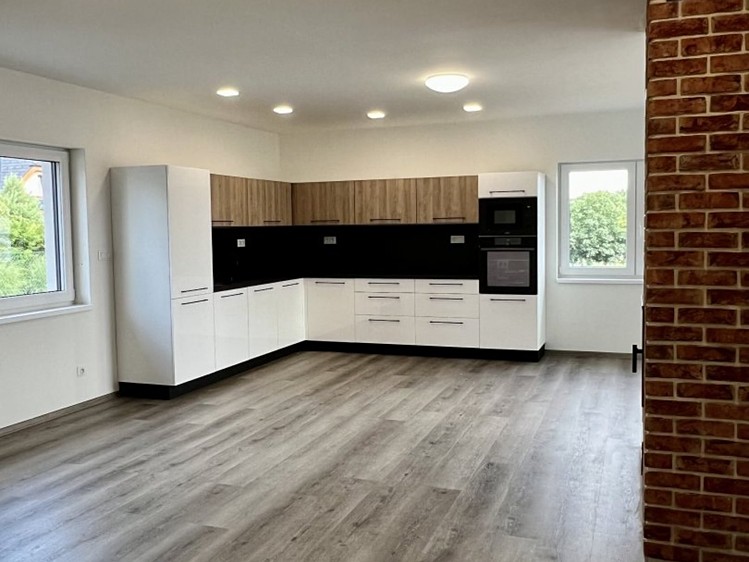 Pronájem rodinného domu 130 m², pozemek 669 m² - foto 5