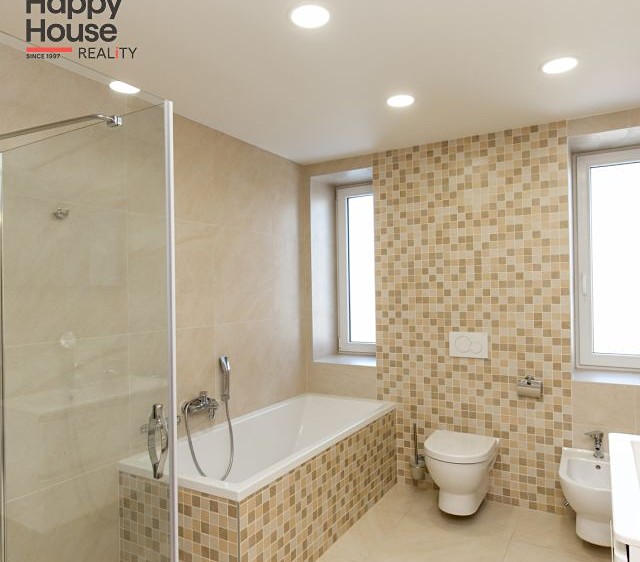 Pronájem  vily 350 m², pozemek 711 m² - foto 8