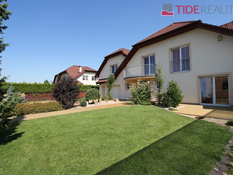 Pronájem vily 290 m², pozemek 896 m² - foto 1