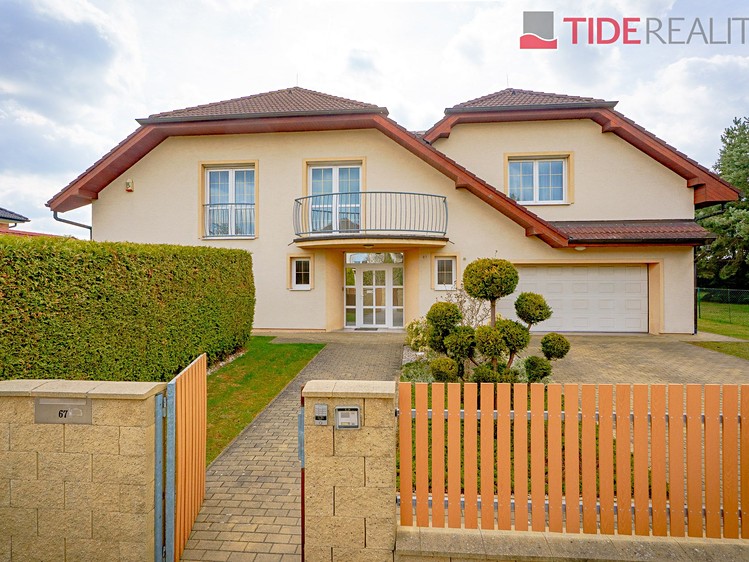 Pronájem vily 290 m², pozemek 745 m² - foto 1