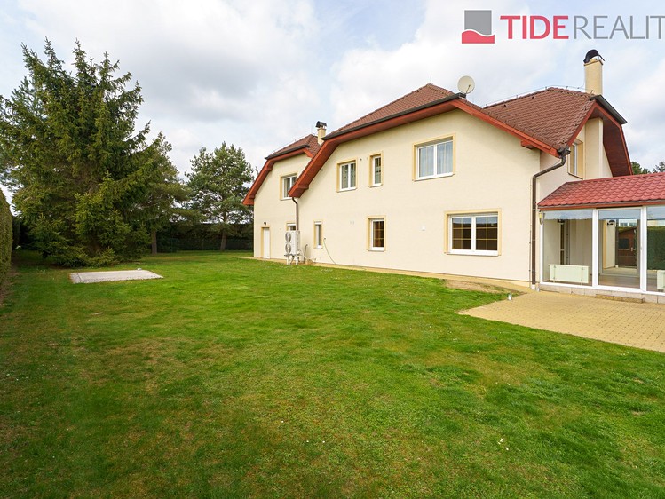 Pronájem vily 290 m², pozemek 745 m² - foto 4